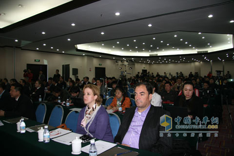 江淮汽車2010北京車展新聞發(fā)布會(huì)現(xiàn)場(chǎng)