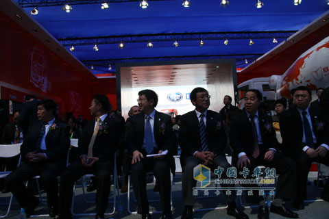 2010北京車展集瑞聯(lián)合重卡展會(huì)現(xiàn)場