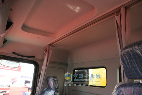 2010北京車展長安重汽8X4LNG自卸車內(nèi)飾