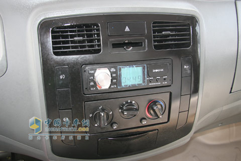 2010北京車展五征奧馳1800內(nèi)飾