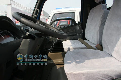 2010北京車展五征奧馳1700內(nèi)飾