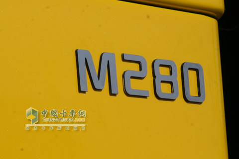 2010北京車(chē)展長(zhǎng)安重汽6X4自卸車(chē)
