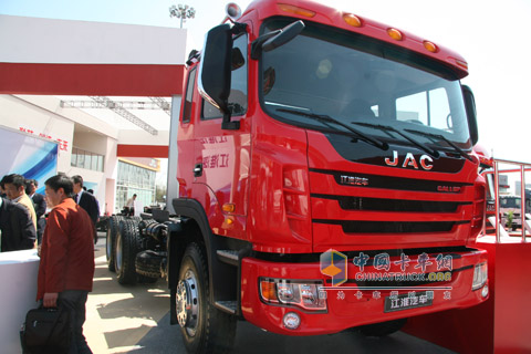 2010北京車展江淮汽車格爾發(fā)6X4牽引車