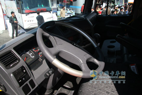 2010北京車展江淮汽車格爾發(fā)6X4牽引車