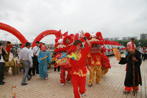 江淮輕卡品牌千縣接力賽瓊海收關(guān)現(xiàn)場秀