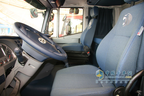 杰獅6x4牽引車(chē)內(nèi)飾
