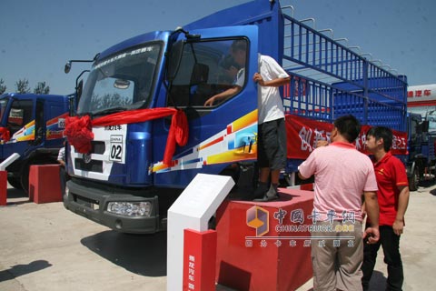 用戶試乘試駕乘龍609