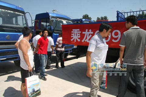 用戶試乘試駕乘龍609