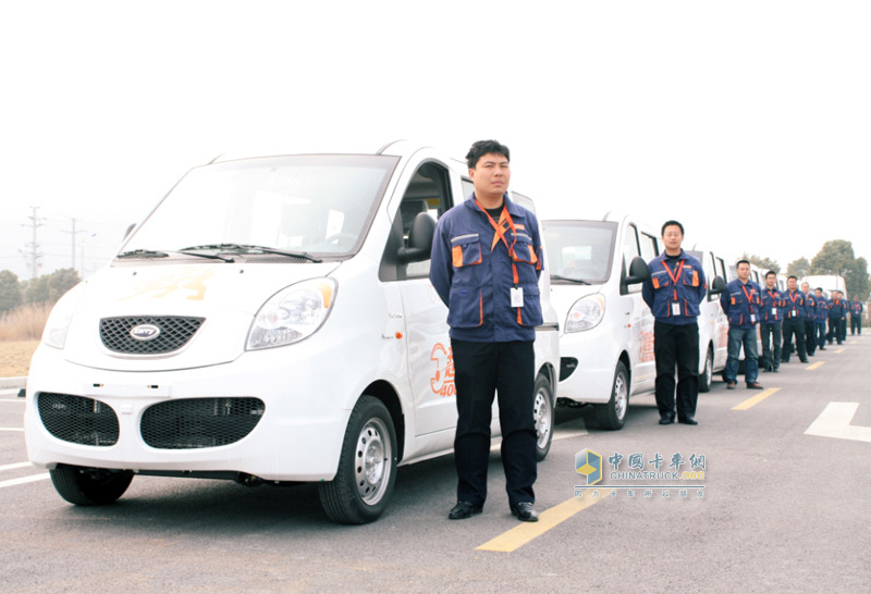 “超級(jí)大扳手”助力全國(guó)市場(chǎng)--聯(lián)合卡車“流動(dòng)服務(wù)站”正