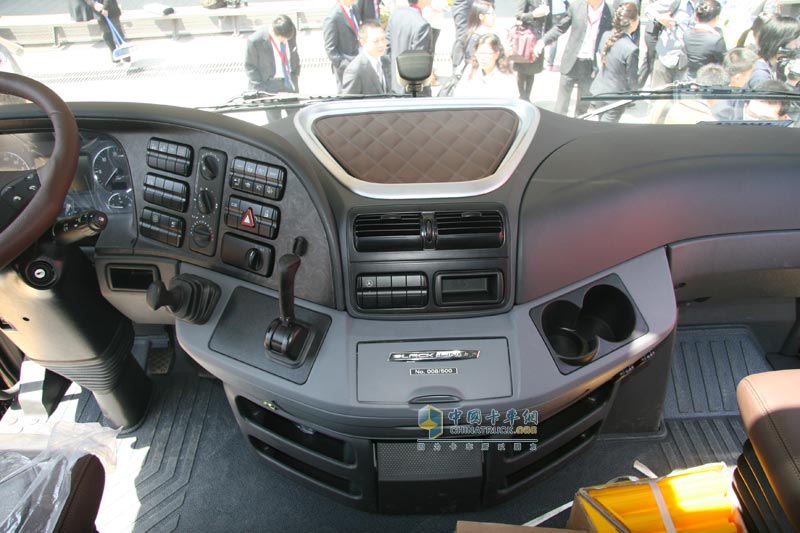 [上海車展]奔馳攜黑曜石閃亮登場(chǎng)