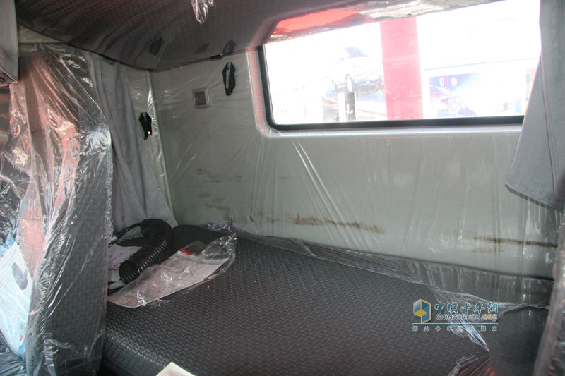 [上海車展]山西大運(yùn)輕量化重卡閃亮上海車展
