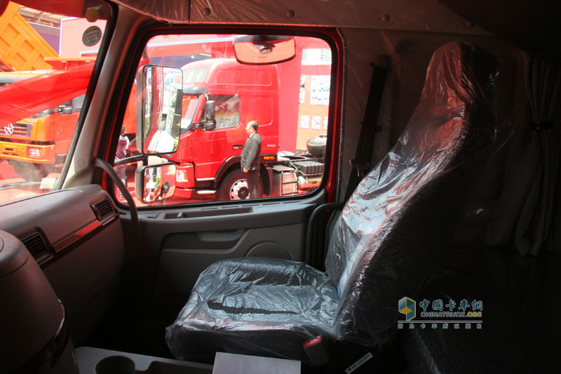 [上海車展]山西大運(yùn)輕量化重卡閃亮上海車展