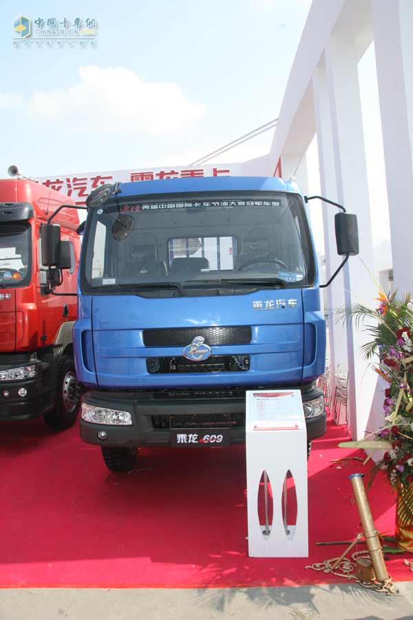 [上海車展]東風柳汽超級重卡M7亮相車展