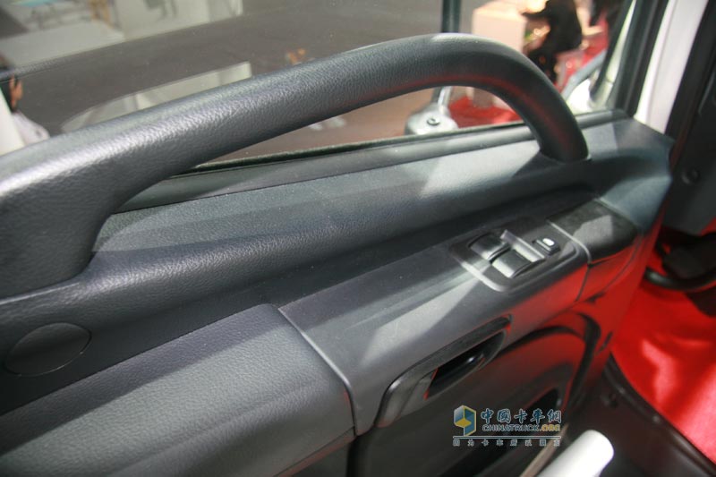 廣汽日野700系列8×4底盤車內飾圖