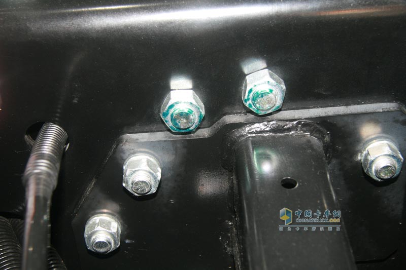 廣汽日野700系列6×4高速牽引車(chē)配件