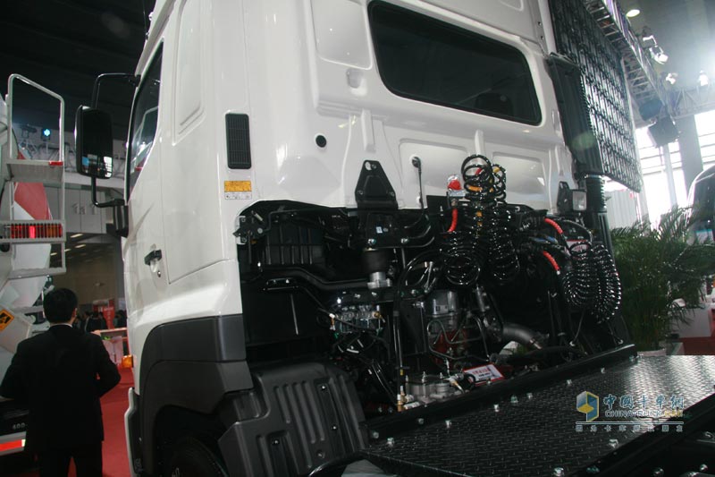 廣汽日野700系列6×4高速牽引車(chē)配件