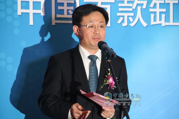 濰柴動(dòng)力發(fā)布中國(guó)首臺(tái)大功率高壓直噴天然氣發(fā)動(dòng)機(jī)上市儀