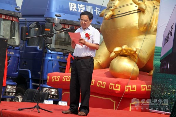 陜汽碧野活動(dòng)山東站現(xiàn)場(chǎng)交車50臺(tái)