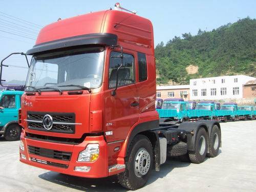東風(fēng)天龍2010款輕量化牽引車