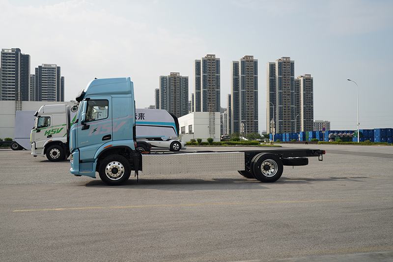 東風(fēng)柳汽乘龍 H5V 240馬力 4x2 ECVT混合動(dòng)力載貨車