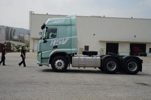 東風(fēng)柳汽乘龍 H5V 460馬力 6x4 輕量化牽引車