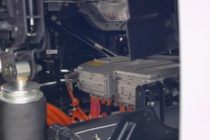 東風(fēng)柳汽乘龍 H5V 282kwh 6x4 充換電一體牽引車