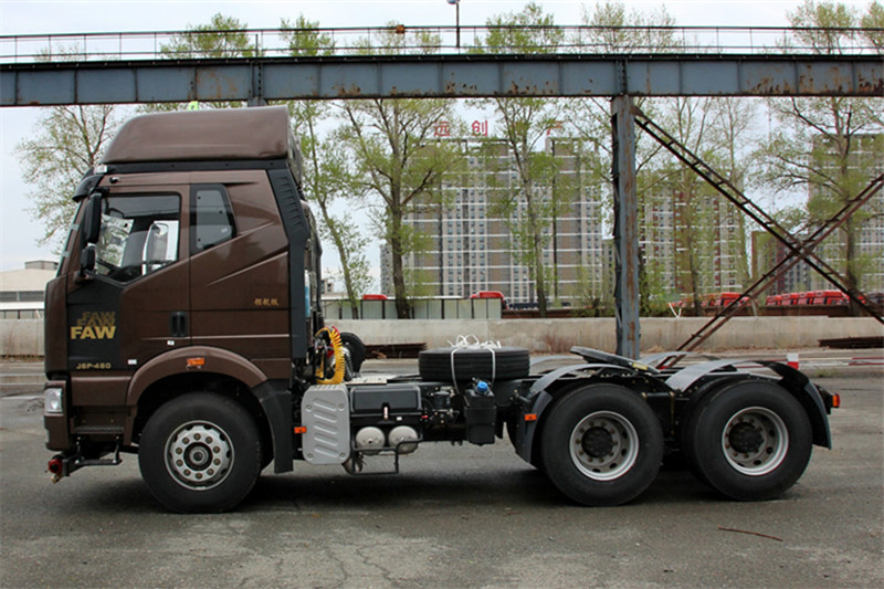 一汽解放 J6P重卡 標(biāo)載型 350馬力 6X4 國(guó)五LNG牽引車(chē)(CA4250P66T1A3E24M5)