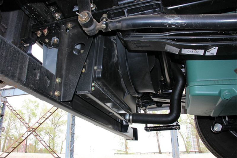一汽解放 J6P重卡 標(biāo)載型 350馬力 6X4 國(guó)五LNG牽引車(chē)(CA4250P66T1A3E24M5)