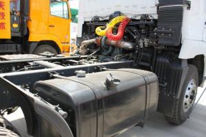 華菱重卡 410馬力 6X4 LNG 國(guó)五牽引車(chē)(HN4250NGX38C9M5)