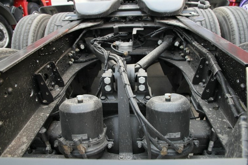 陜汽重卡 德龍X3000 460馬力 6X4 LNG 國(guó)五牽引車(SX42584X344TL)