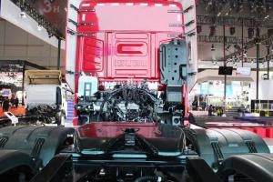 慶鈴 五十鈴巨咖 460馬力 6X4 國(guó)五 牽引車(QL4250W2NCZ)