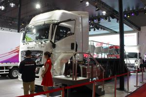 慶鈴 五十鈴巨咖 420馬力 4X2 國(guó)五 牽引車(QL4180W1KDR)