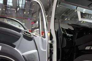 慶鈴 五十鈴巨咖 420馬力 4X2 國(guó)五 牽引車(QL4180W1KDR)
