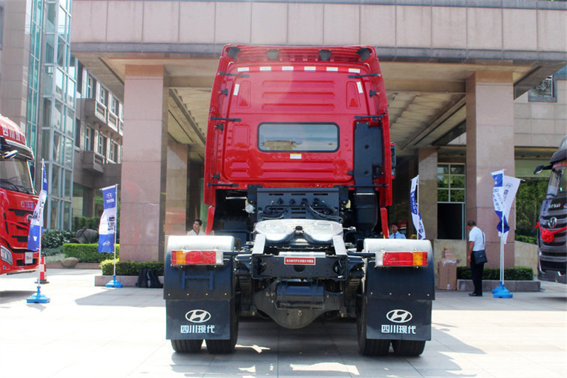 四川現代 致道800W重卡 310馬力 4X2 國五牽引車(CNJ4180KPG36V)