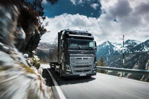 沃爾沃 新FH16重卡 700馬力 4X2 國(guó)五牽引車(chē)