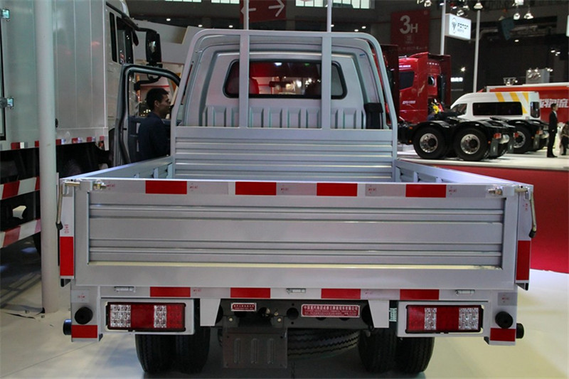 重汽王牌 W1系 2.2L 112馬力 汽油/CNG 2.8米 國(guó)五雙排欄板輕卡(CDW1031S2M5D)