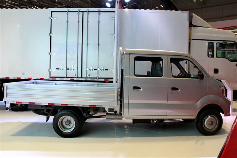 重汽王牌 W1系 2.2L 112馬力 汽油/CNG 2.8米 國(guó)五雙排欄板輕卡(CDW1031S2M5D)