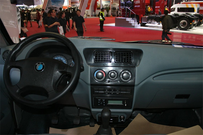 重汽王牌 W1系 2.2L 112馬力 汽油/CNG 2.8米 國(guó)五雙排欄板輕卡(CDW1031S2M5D)