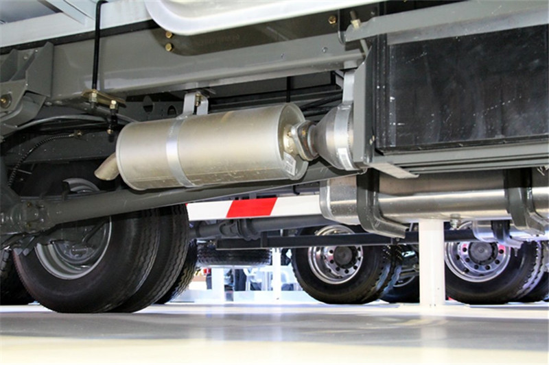 重汽王牌 W1系 2.2L 112馬力 汽油/CNG 2.8米 國(guó)五雙排欄板輕卡(CDW1031S2M5D)