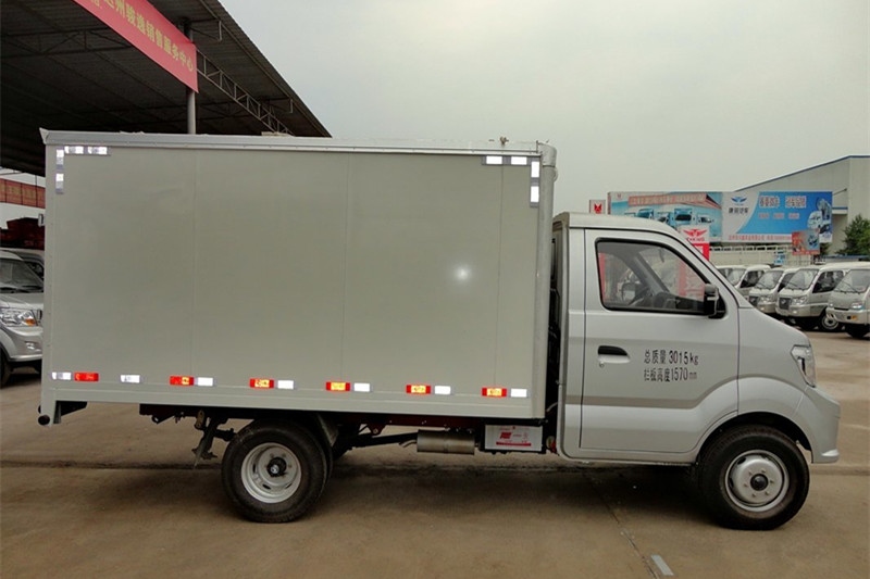 重汽王牌 W1 2.2L 112馬力 汽油/CNG 3.5米 國(guó)五單排廂式微卡(CDW5030XXYN2M5D)