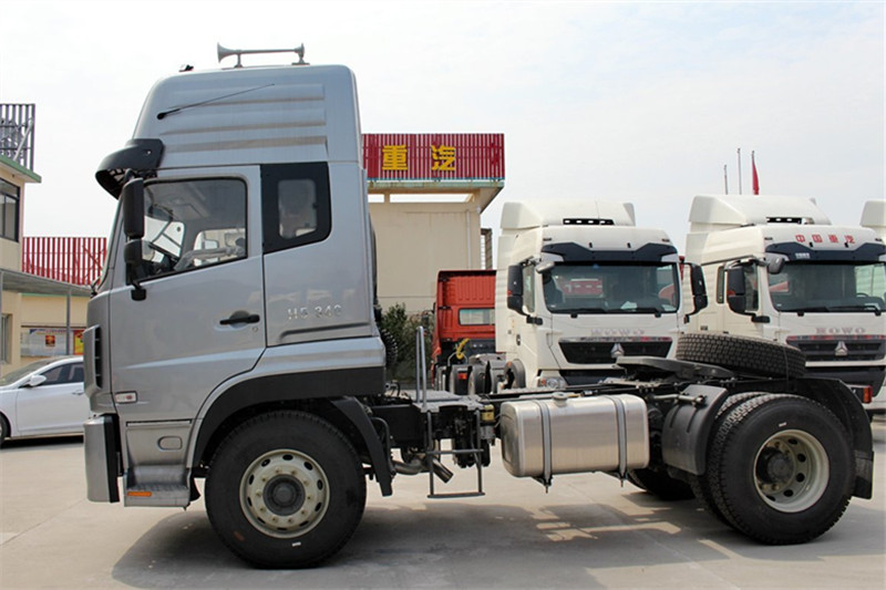 中國(guó)重汽 豪曼重卡 340馬力 4X2 國(guó)五牽引車(半高頂)(ZZ4188K10EB0)