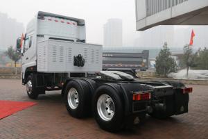 中國(guó)重汽 斯太爾D7B重卡 430馬力 6X4 國(guó)五 天然氣牽引車(ZZ4253N3841E1LBN)