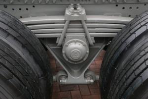 中國(guó)重汽 斯太爾D7B重卡 430馬力 6X4 國(guó)五 天然氣牽引車(ZZ4253N3841E1LBN)