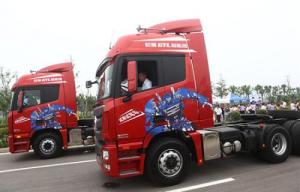 福田 歐曼GTL 6系重卡 430馬力 6X4 國(guó)五牽引車(chē)(BJ4259SNFKB-AA)