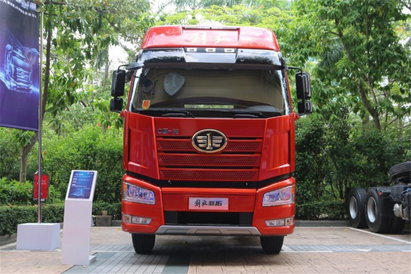 一汽解放 新J6P重卡 領(lǐng)航快運版 460馬力 6X2R 國五牽引車(CA4250P66K24T2A2E5)
