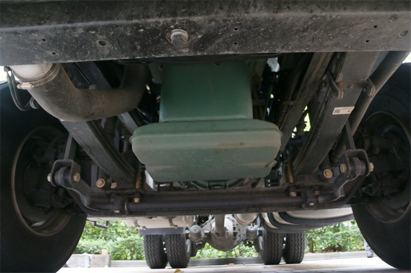 一汽解放 新J6P重卡 領(lǐng)航快運版 460馬力 6X2R 國五牽引車(CA4250P66K24T2A2E5)
