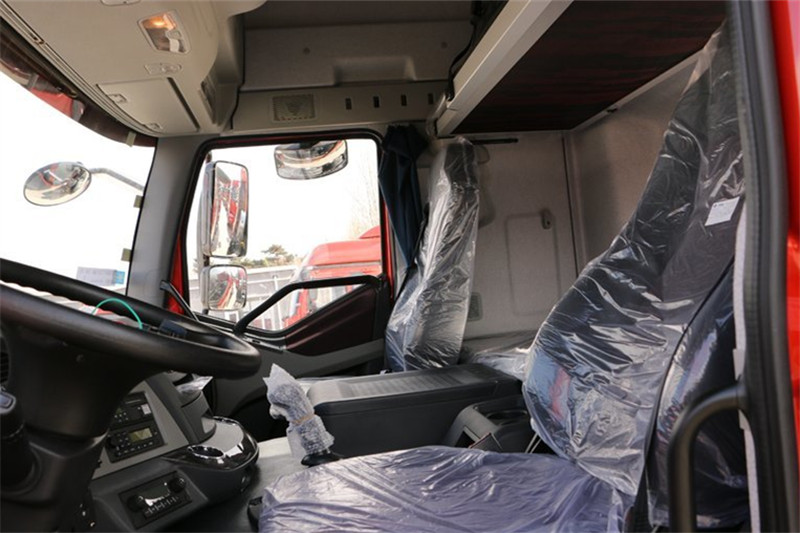 一汽解放 新J6P重卡 375馬力 6X4 國五LNG牽引車(CA4250P66T1A1E24M5)