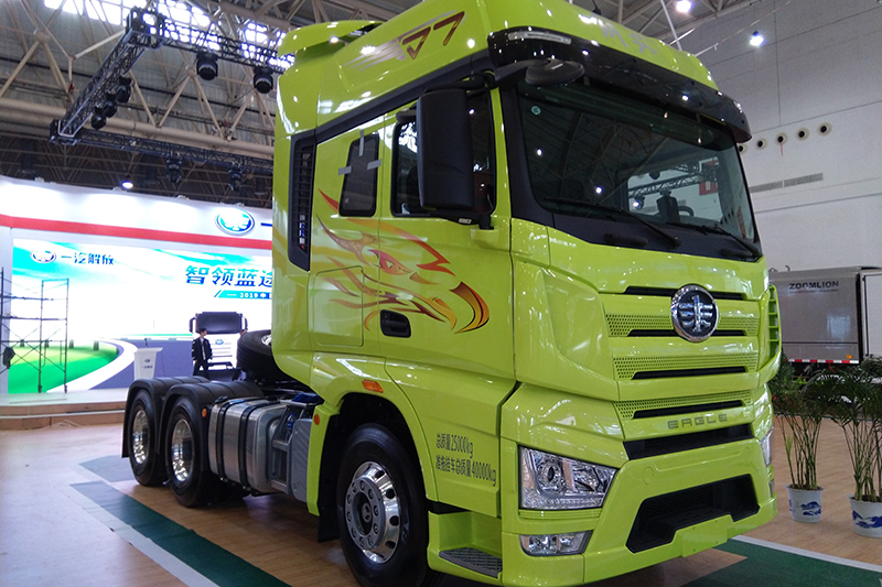 一汽解放 J7重卡 6×4 550馬力 國六 智能牽引車