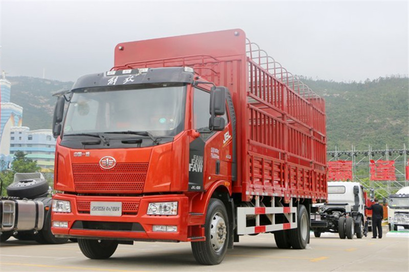一汽解放 J6L中卡 2019款 質惠版 220馬力 4X2 6.75米倉柵載貨車(國六)(CA5180CCYP62K1L4E6)