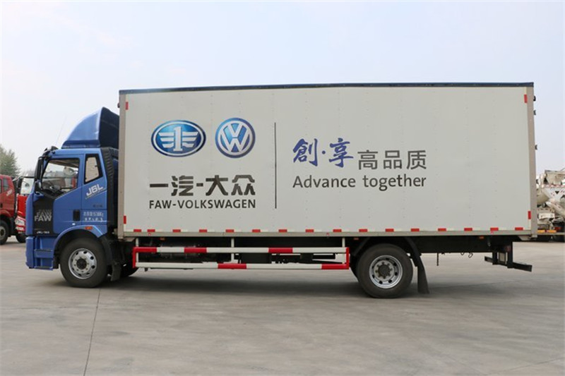 一汽解放 J6L中卡 180馬力 7.7米 國(guó)五翼開(kāi)啟廂式載貨車(FXC5160XYKP62L4E5)